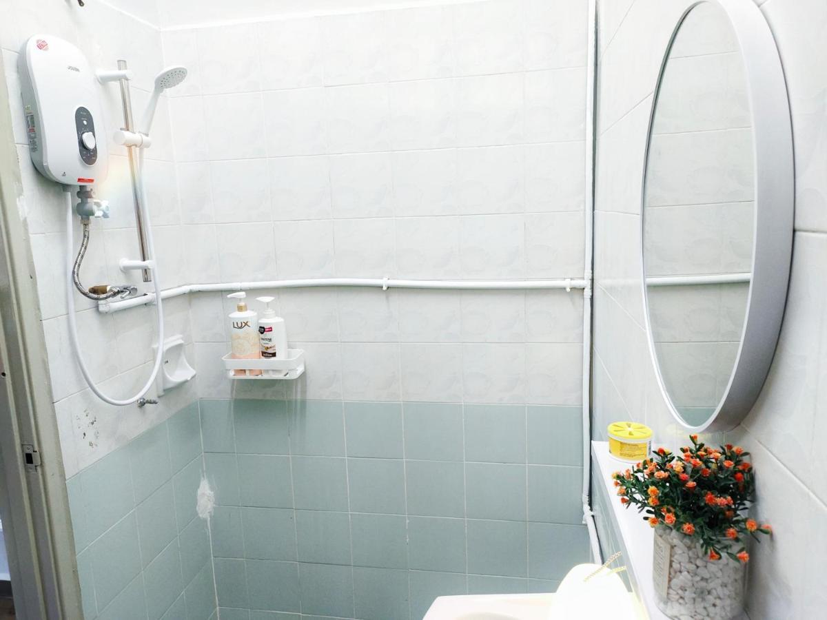 Semi-Detached, Up To 21 Pax, 4 Bedrooms, 3 Bathrooms, 4 Car Parks By Star Home Bayan Lepas Eksteriør bilde